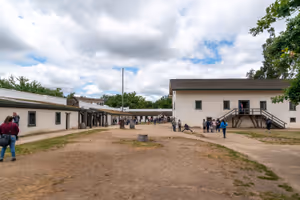 Ð Ð°Ð·Ñ
Ð¾Ð´ÐºÐ° Ð´Ð¾ Sutter's Fort ÐºÑÐ´ÐµÑÐ¾ Ðµ Ð²ÑÐ·Ð½Ð¸ÐºÐ½Ð°Ð» Ð³ÑÐ°Ð´ÑÑ Ð¸ Ð² Ð¼Ð¾Ð¼ÐµÐ½ÑÐ° Ðµ Ð¾ÑÐ²Ð¾ÑÐµÐ½ ÐºÐ°ÑÐ¾ Ð¼ÑÐ·ÐµÐ¹.