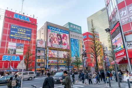 Walking around in the crazy Akihabara