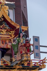 Great performance with the mechanical Karakuri puppets